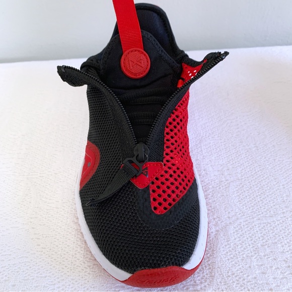 Nike Air PG 4 Basketball Athletic Shoes - Picture 9 of 16